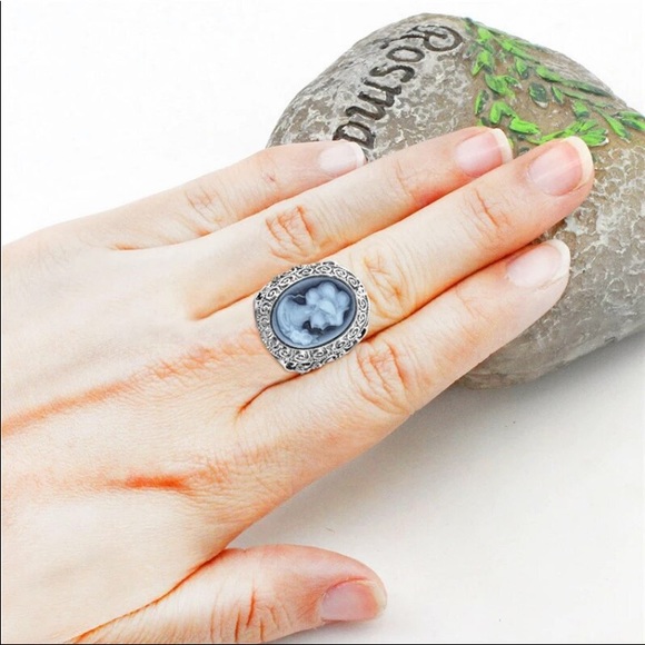 VINTAGE CAMEO VICTORIAN SILVER FILLED RING - Picture 3 of 5